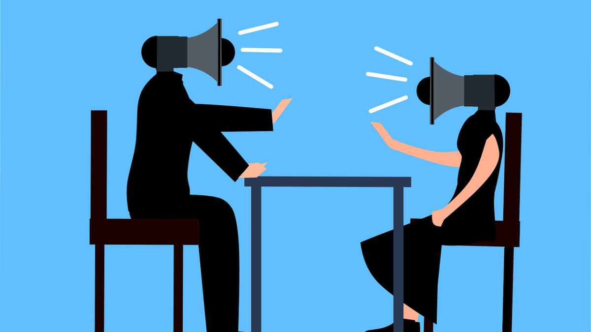 Illustration zwei diskutierende Menschen mit Lautsprecher am Kopf
